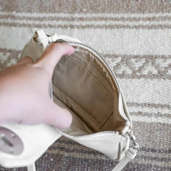 Michael Kors White Shoulder Bag - Picture 9 of 11